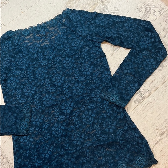 Moda International Deep Teal Lace Long Sleeve Top Size Medium - Picture 11 of 11